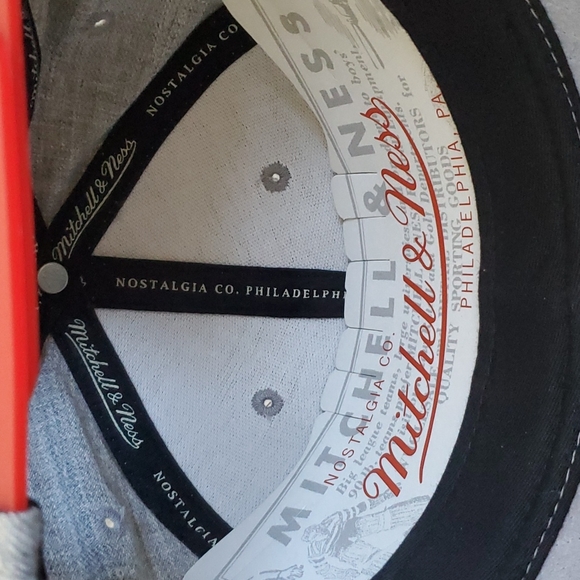 Men Gray/Red/White Chicago Bull Snap Back Hat - Picture 6 of 7